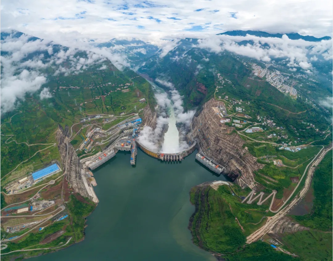 白鹤滩水电站.jpg